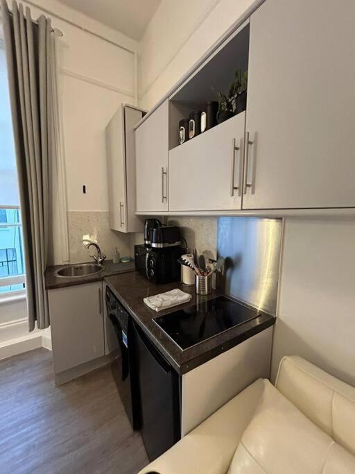Spacious Flat Paddington * Londen